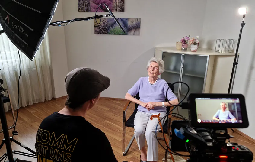 Zeitzeugin Ernestine Kiffmann im Interview mit Lukas Arnold vom Verein "Unter Wien"